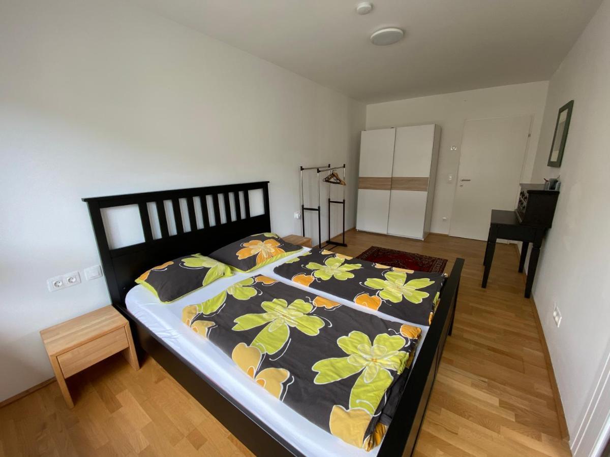 Apartment 9 Stops Away From City-Centre Vienna Esterno foto
